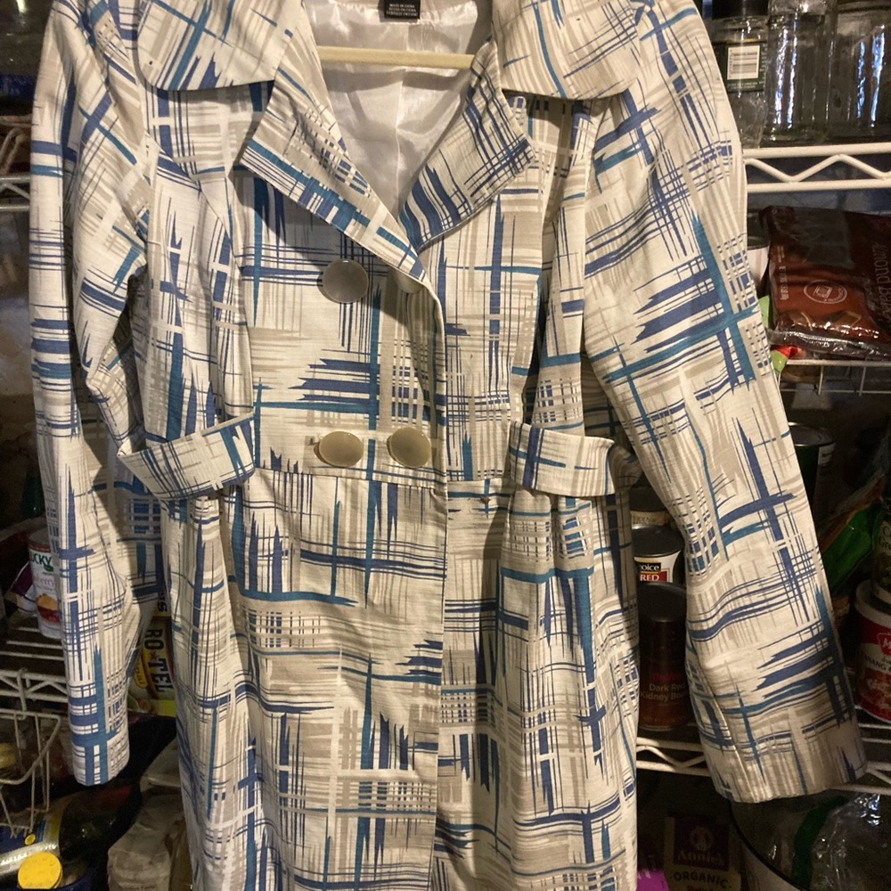 Mac & Jac retro look spring coat. Size 10. So cute!! Like new. Fits a bit large